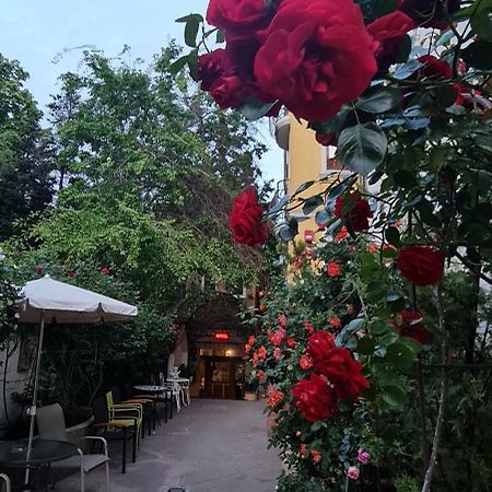 Casa Michelangelo Hotel Bukares Bagian luar foto